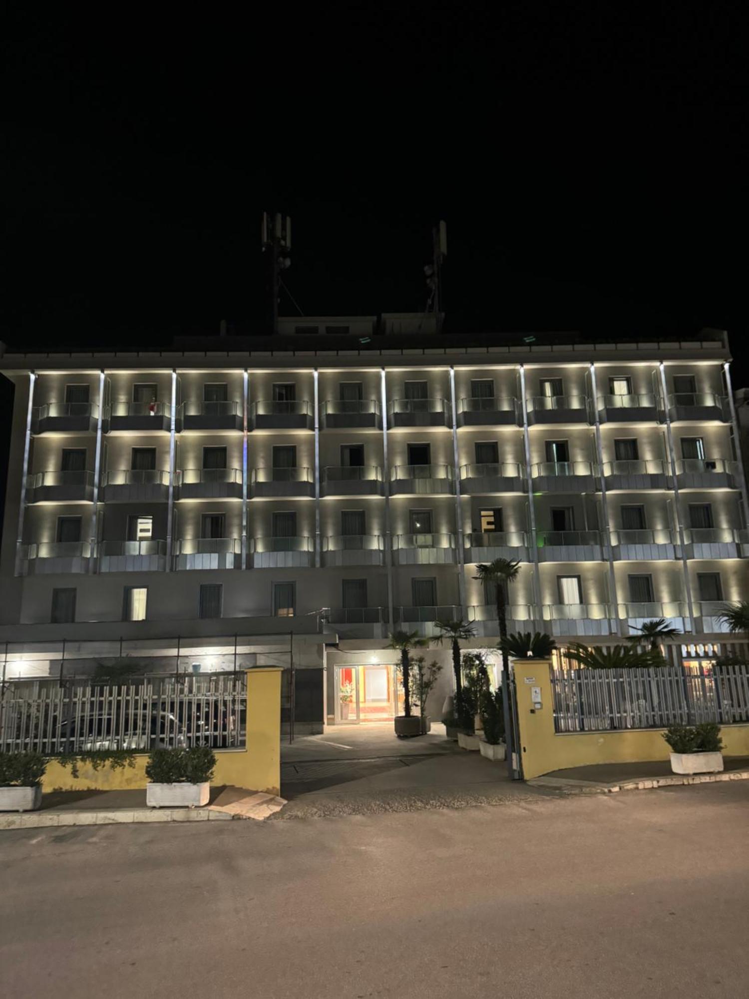 Hotel Vittoria Rosarno Esterno foto